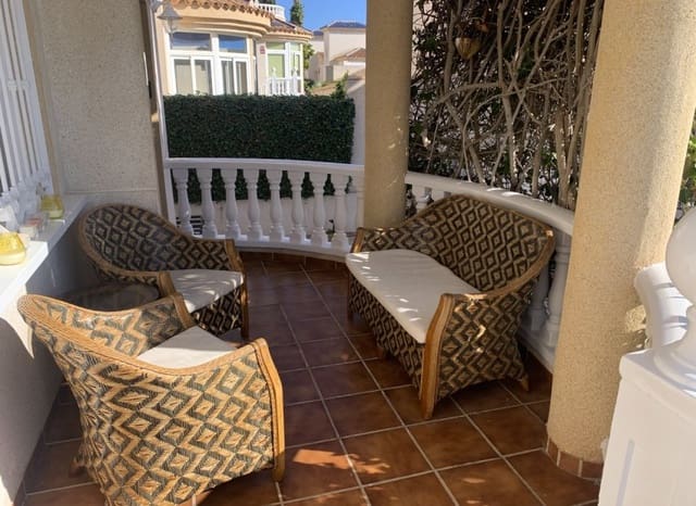 3 makuuhuone Huvila myytävänä paikassa Villamartin, Orihuela mukana uima-altaan - 299 950 € (Ref: 9572177)