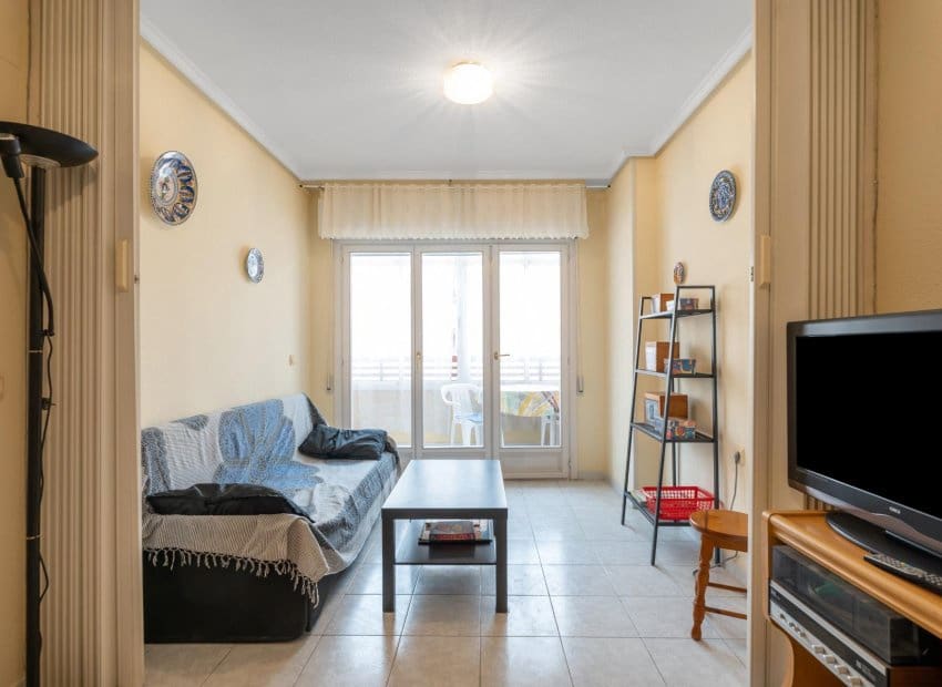 1 slaapkamer Appartement te koop in Torrevieja met zwembad - € 107.990 (Ref: 9572178)