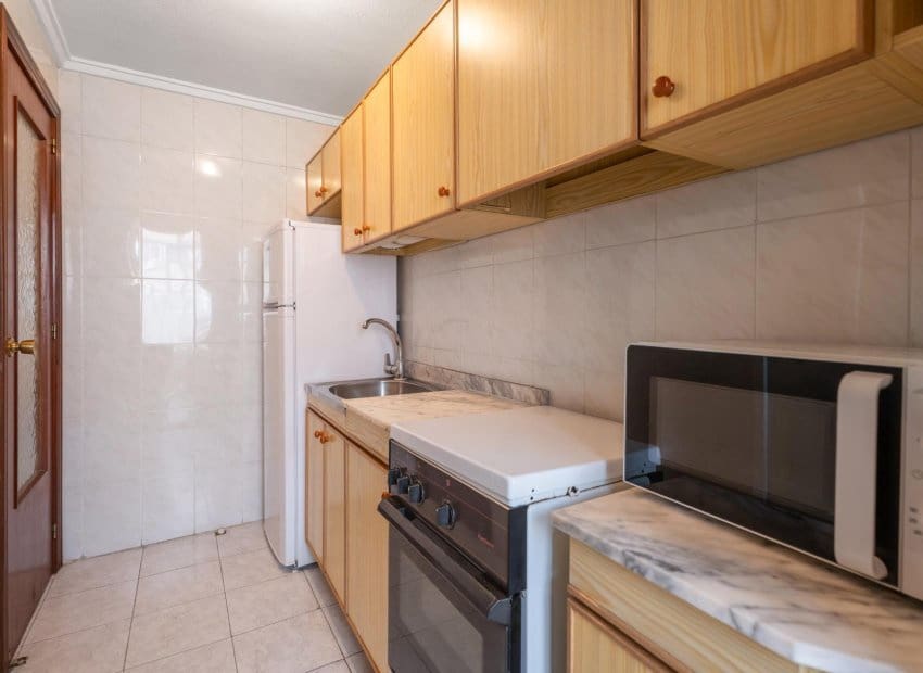 1 slaapkamer Appartement te koop in Torrevieja met zwembad - € 107.990 (Ref: 9572178)