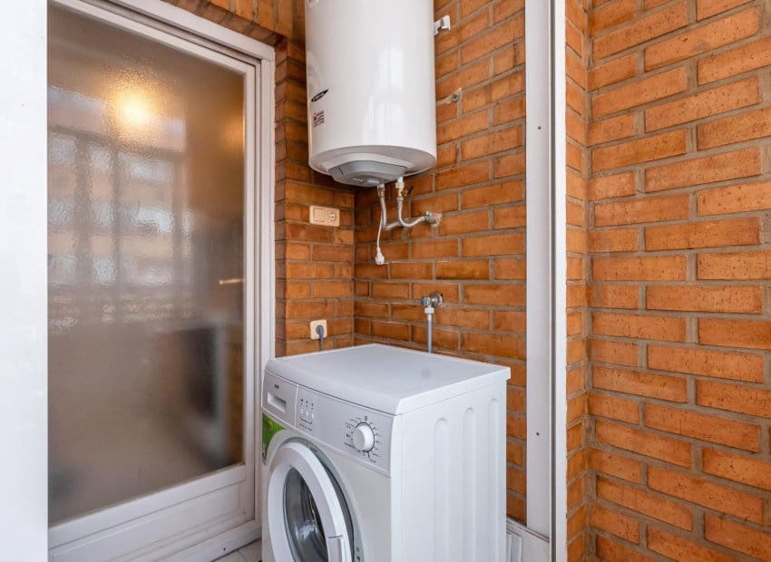 1 slaapkamer Appartement te koop in Torrevieja met zwembad - € 107.990 (Ref: 9572178)