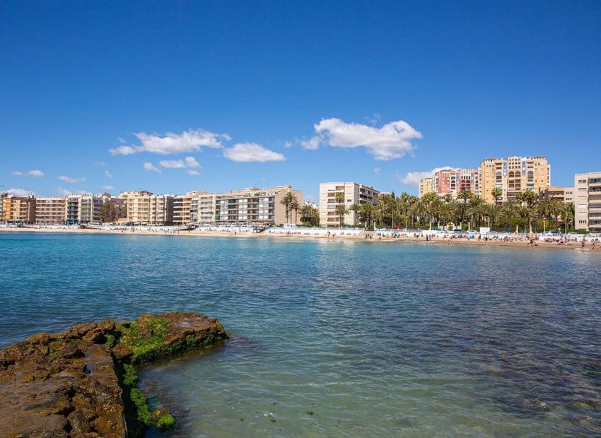 1 slaapkamer Appartement te koop in Torrevieja met zwembad - € 107.990 (Ref: 9572178)