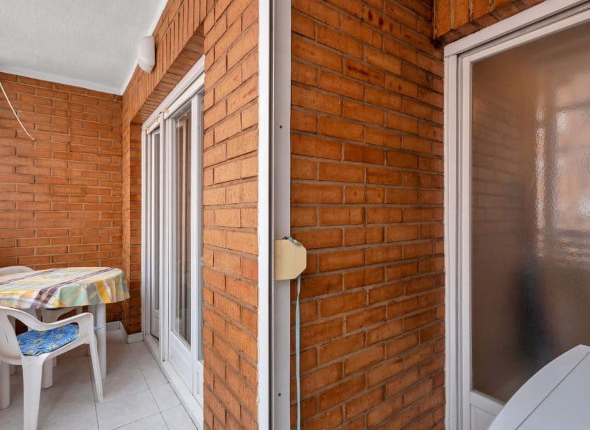 1 slaapkamer Appartement te koop in Torrevieja met zwembad - € 107.990 (Ref: 9572178)