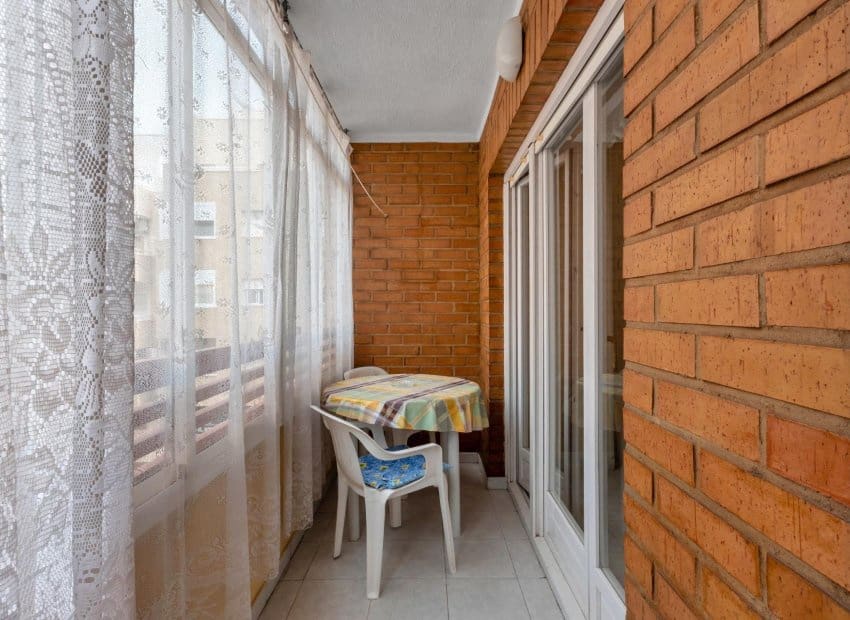 1 slaapkamer Appartement te koop in Torrevieja met zwembad - € 107.990 (Ref: 9572178)