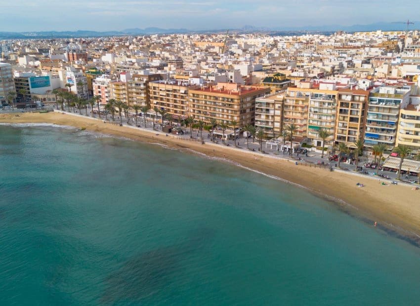 1 slaapkamer Appartement te koop in Torrevieja met zwembad - € 107.990 (Ref: 9572178)