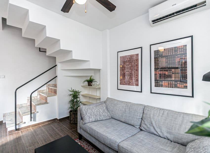 Pareado de 2 habitaciones en Torrevieja en venta con piscina - 180.000 € (Ref: 9572179)