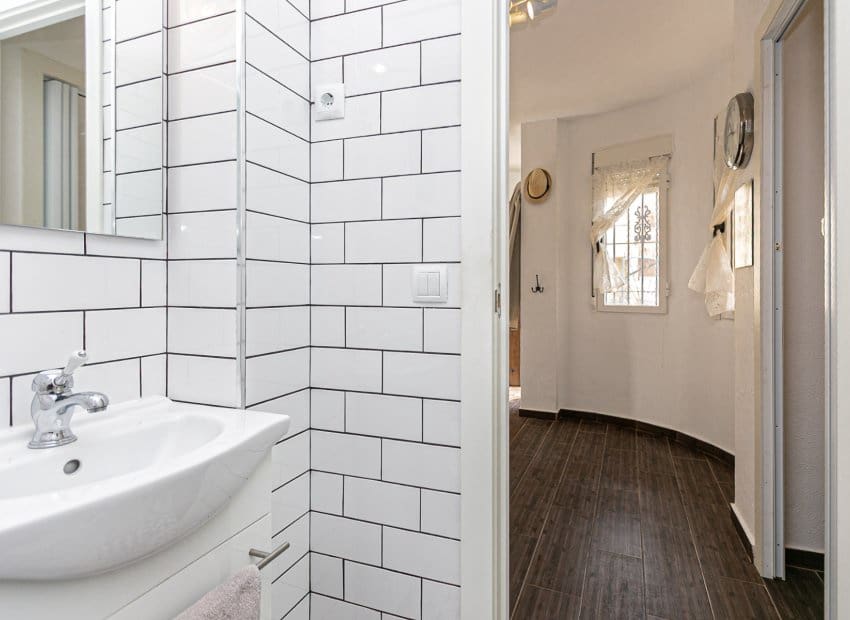 Pareado de 2 habitaciones en Torrevieja en venta con piscina - 180.000 € (Ref: 9572179)