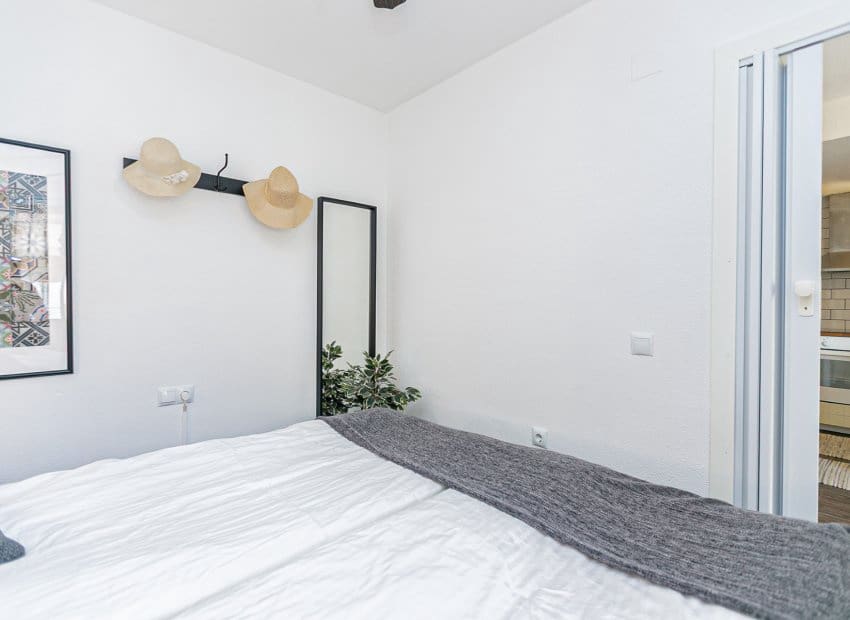 Pareado de 2 habitaciones en Torrevieja en venta con piscina - 180.000 € (Ref: 9572179)