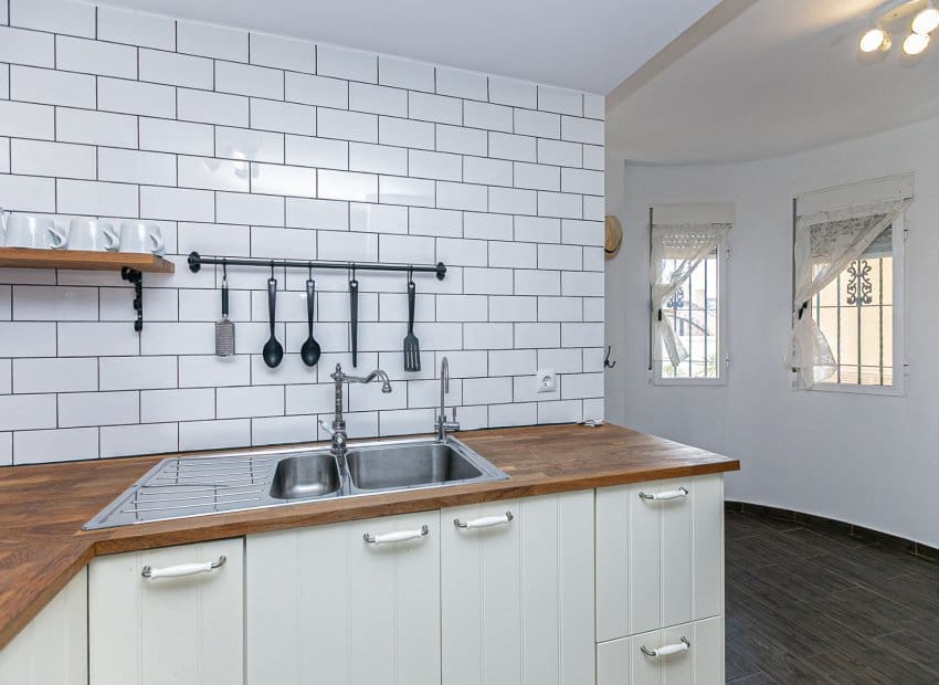 Pareado de 2 habitaciones en Torrevieja en venta con piscina - 180.000 € (Ref: 9572179)