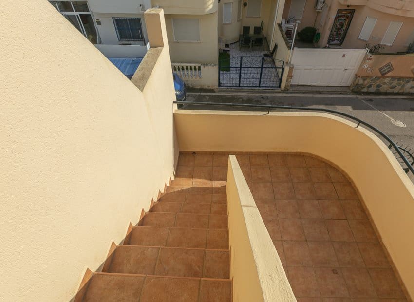 Pareado de 2 habitaciones en Torrevieja en venta con piscina - 180.000 € (Ref: 9572179)