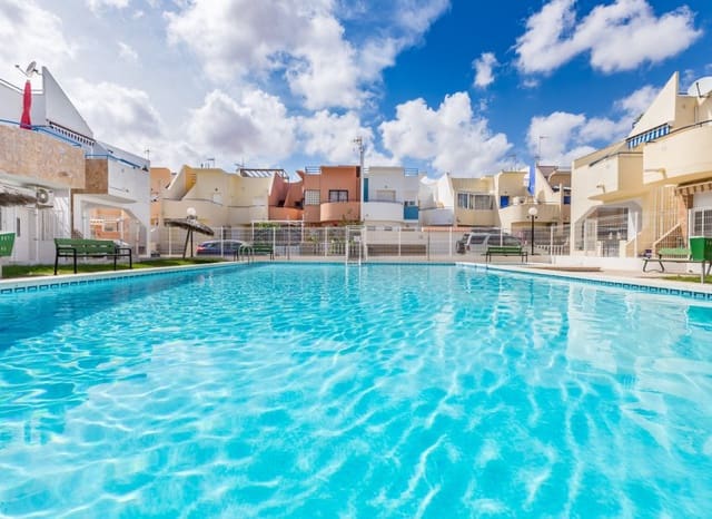 2 sovrum Semi-fristående Villa till salu i El Chaparral - La Siesta - La Torreta, Torrevieja med pool - 180 000 € (Ref: 9572179)