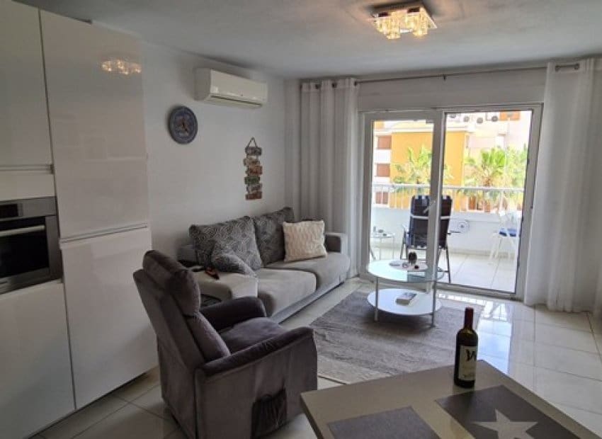 1 soverom Leilighet til salgs i Orihuela Costa med svømmebasseng - € 128 500 (Ref: 9572184)