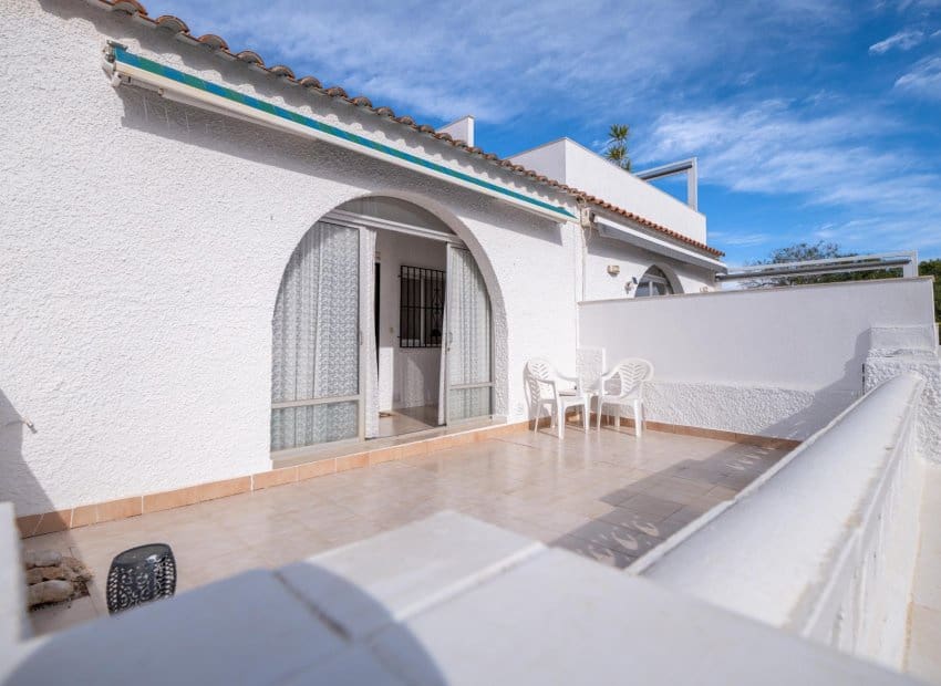 2 makuuhuone Paritalo myytävänä paikassa El Chaparral - 105 000 € (Ref: 9572185)