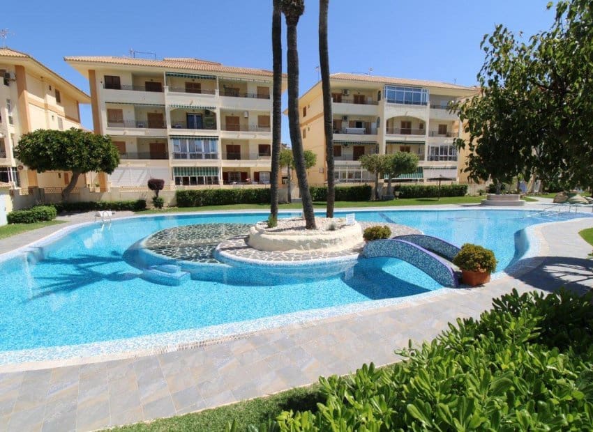 Studio à vendre à La Mata avec piscine - 122 500 € (Ref: 9580308)