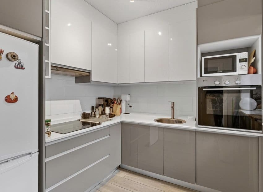 4 sypialnia Apartament przy plaży na sprzedaż w Torrevieja z basenem - 259 000 € (Ref: 9580311)