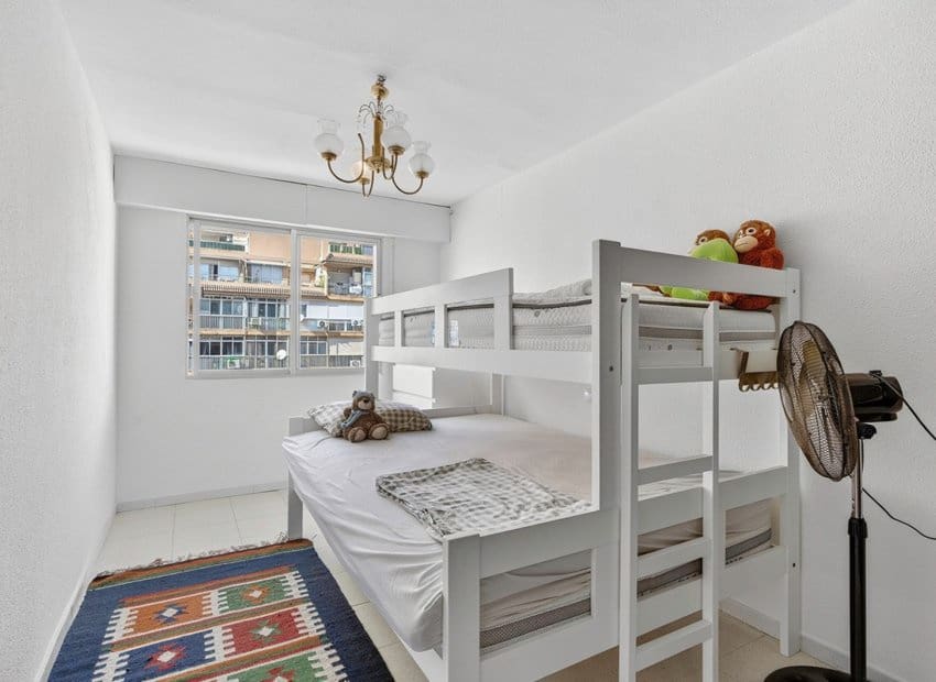 4 sypialnia Apartament przy plaży na sprzedaż w Torrevieja z basenem - 259 000 € (Ref: 9580311)