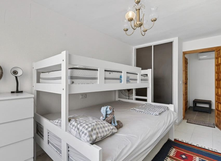 4 sypialnia Apartament przy plaży na sprzedaż w Torrevieja z basenem - 259 000 € (Ref: 9580311)