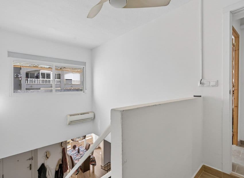 4 sypialnia Apartament przy plaży na sprzedaż w Torrevieja z basenem - 259 000 € (Ref: 9580311)