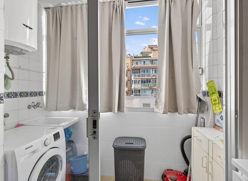 4 sypialnia Apartament przy plaży na sprzedaż w Torrevieja z basenem - 259 000 € (Ref: 9580311)