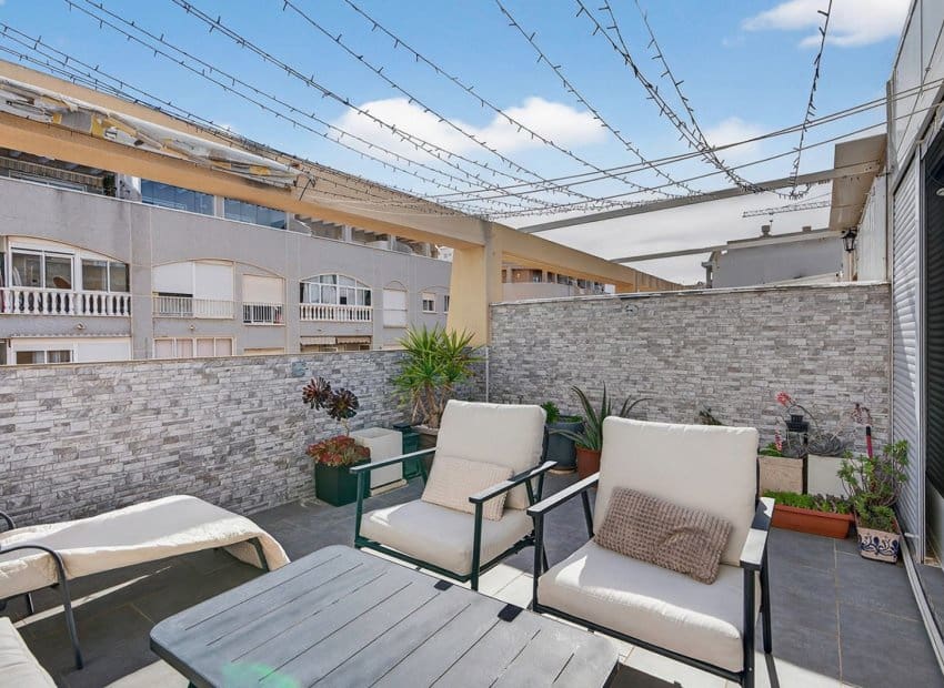 4 sypialnia Apartament przy plaży na sprzedaż w Torrevieja z basenem - 259 000 € (Ref: 9580311)