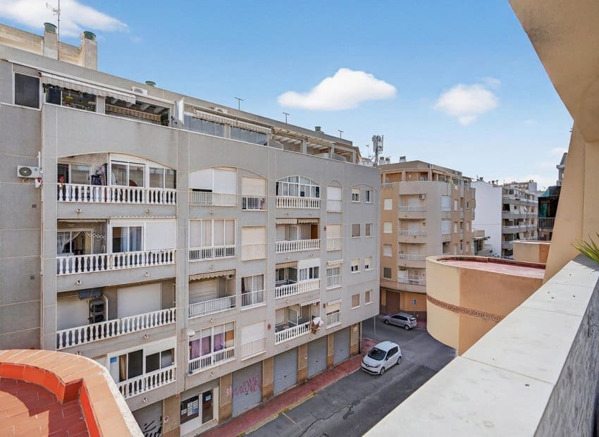 4 sypialnia Apartament przy plaży na sprzedaż w Torrevieja z basenem - 259 000 € (Ref: 9580311)
