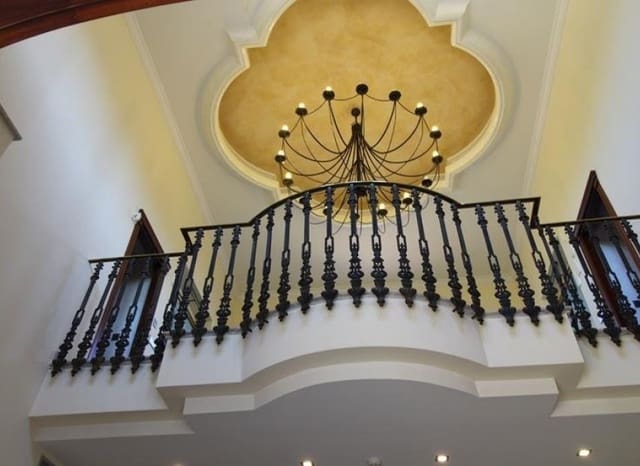 5 bedroom Villa for sale in Dehesa de Campoamor, Orihuela with pool - € 1,250,000 (Ref: 9580313)