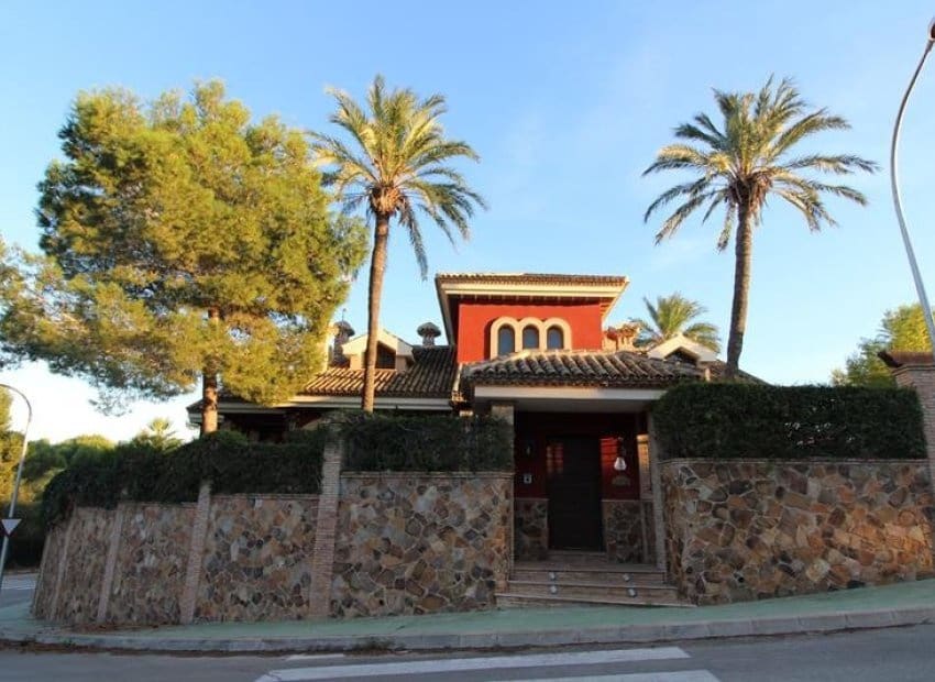 5 bedroom Villa for sale in Dehesa de Campoamor with pool - € 1,250,000 (Ref: 9580313)