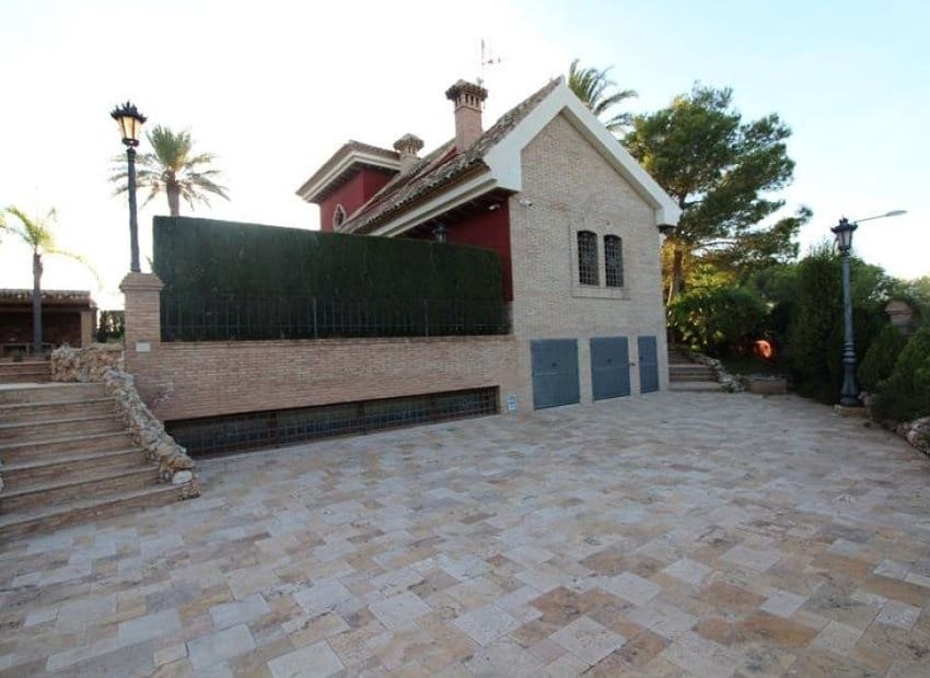 5 bedroom Villa for sale in Dehesa de Campoamor with pool - € 1,250,000 (Ref: 9580313)