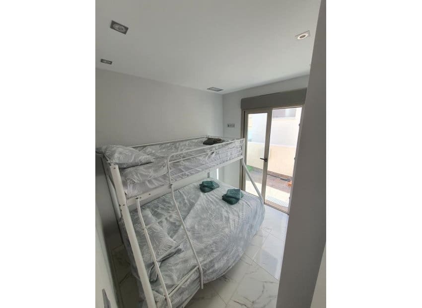 5 Zimmer Villa zu verkaufen in Villamartin mit Pool - 380.000 € (Ref: 9580315)