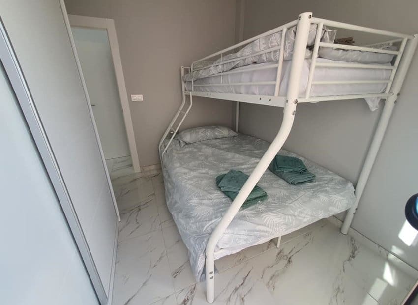 5 Zimmer Villa zu verkaufen in Villamartin mit Pool - 380.000 € (Ref: 9580315)