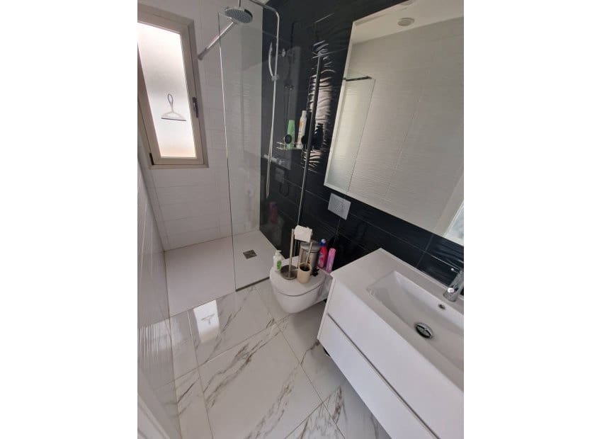 5 Zimmer Villa zu verkaufen in Villamartin mit Pool - 380.000 € (Ref: 9580315)