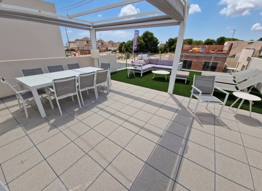 5 Zimmer Villa zu verkaufen in Villamartin mit Pool - 380.000 € (Ref: 9580315)