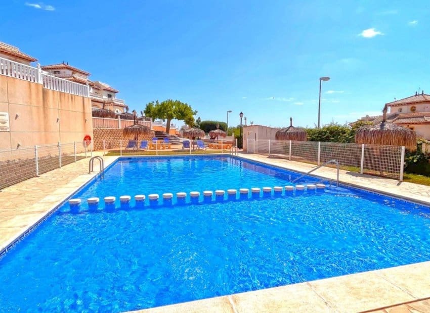 2 chambre Appartement à vendre à Orihuela Costa avec piscine - 159 000 € (Ref: 9596727)