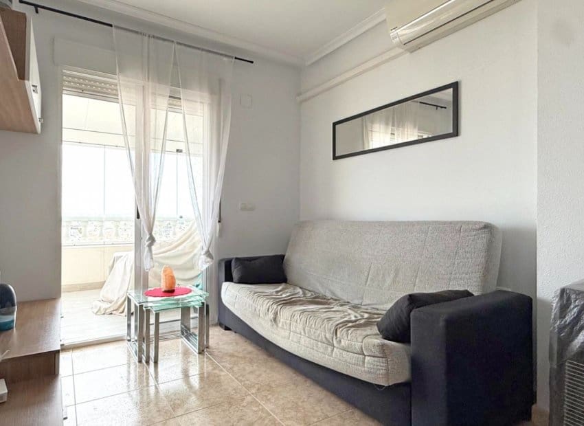 2 sypialnia Penthouse na sprzedaż w Torrevieja z basenem - 169 900 € (Ref: 9596730)