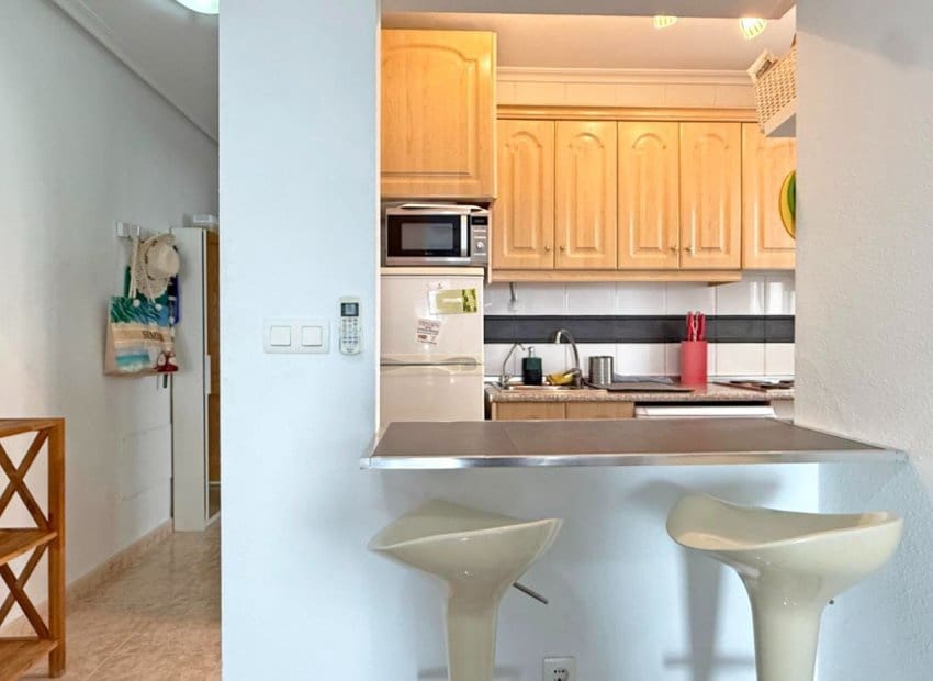 2 sypialnia Penthouse na sprzedaż w Torrevieja z basenem - 169 900 € (Ref: 9596730)