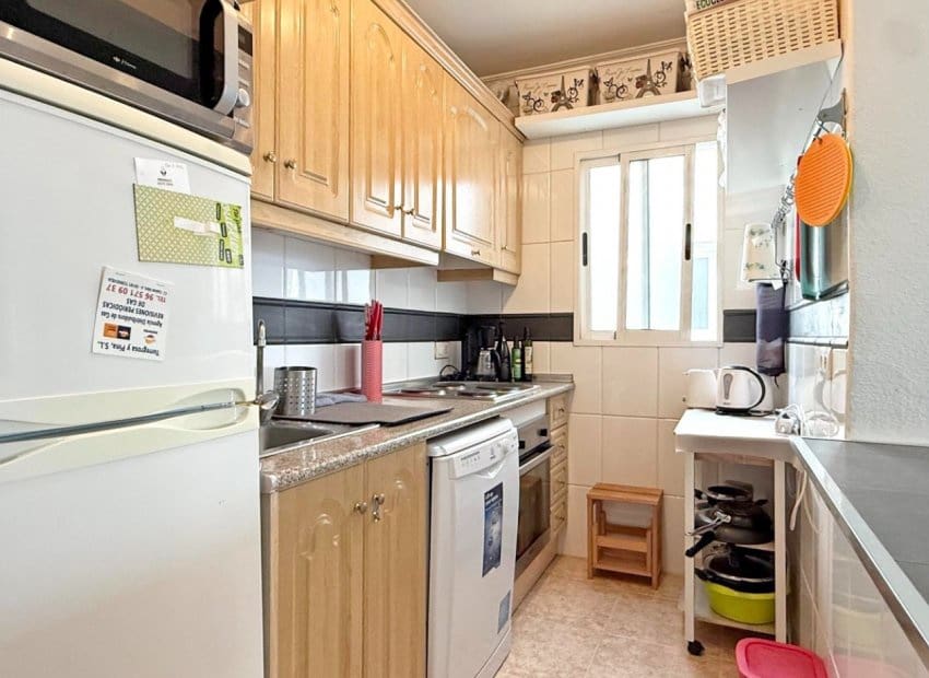 2 sypialnia Penthouse na sprzedaż w Torrevieja z basenem - 169 900 € (Ref: 9596730)