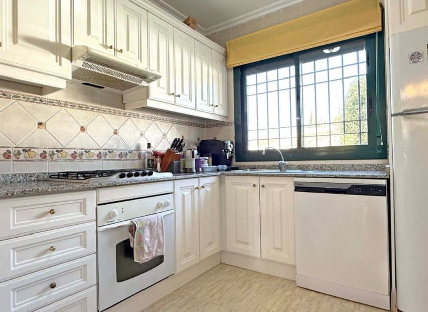 Apartamento de 2 habitaciones en Campoamor en venta con piscina - 215.000 € (Ref: 9596732)