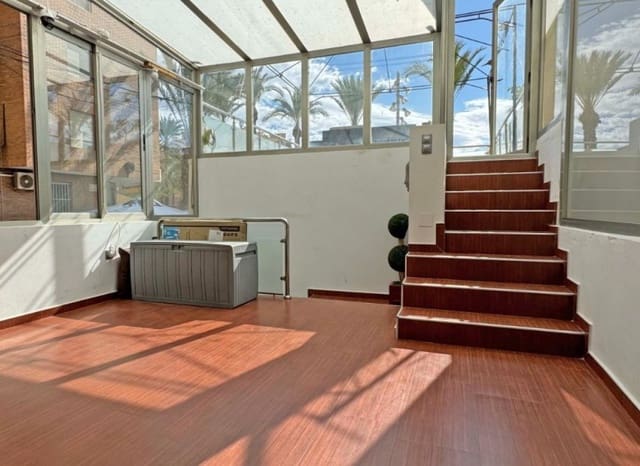 4 makuuhuone Ranta-asunto myytävänä paikassa Playa del Cura, Torrevieja - 489 000 € (Ref: 9596733)