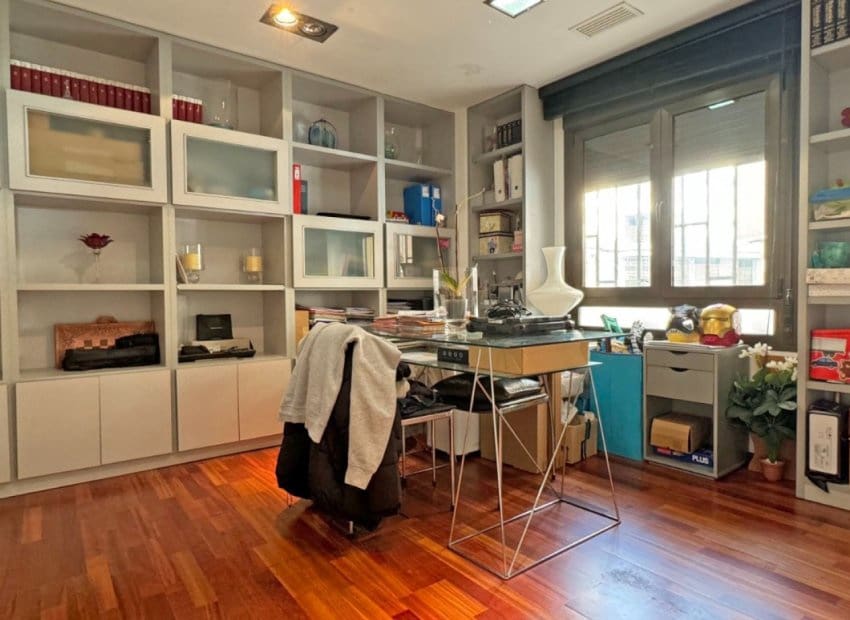 4 makuuhuone Ranta-asunto myytävänä paikassa Torrevieja - 489 000 € (Ref: 9596733)