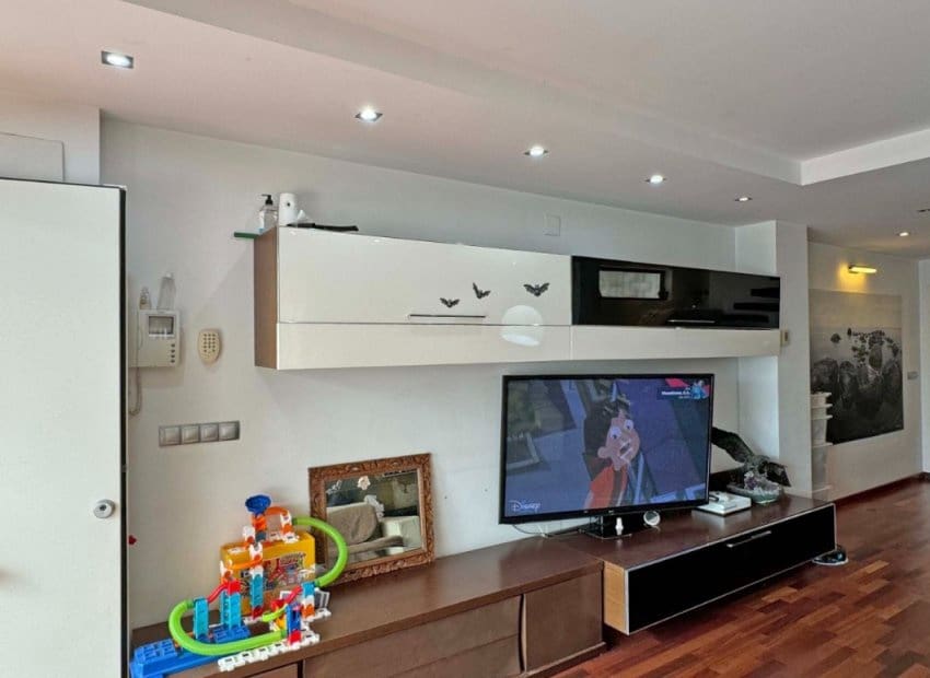 4 makuuhuone Ranta-asunto myytävänä paikassa Torrevieja - 489 000 € (Ref: 9596733)