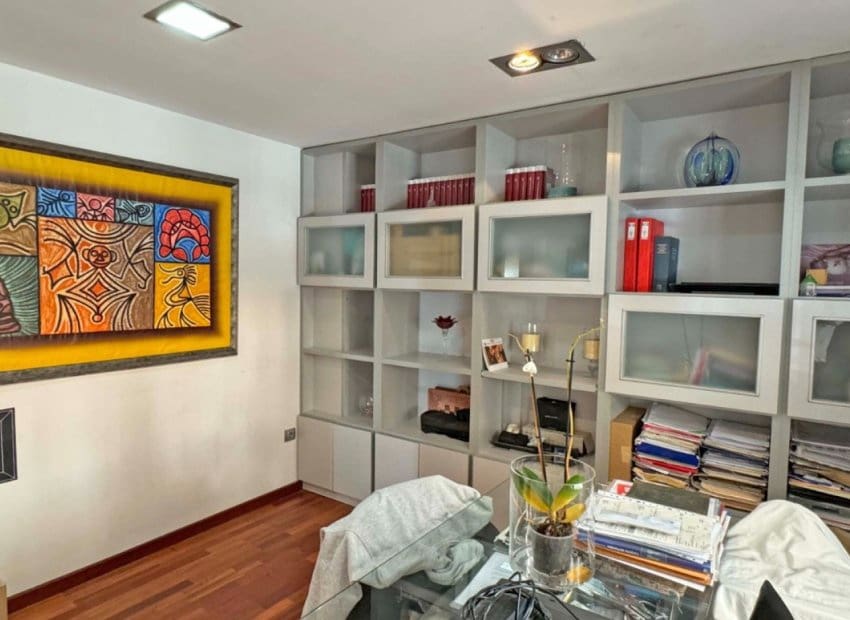 4 makuuhuone Ranta-asunto myytävänä paikassa Torrevieja - 489 000 € (Ref: 9596733)