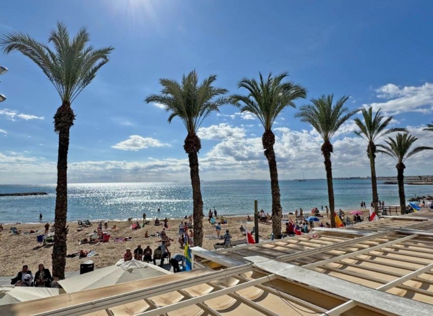 4 makuuhuone Ranta-asunto myytävänä paikassa Torrevieja - 489 000 € (Ref: 9596733)