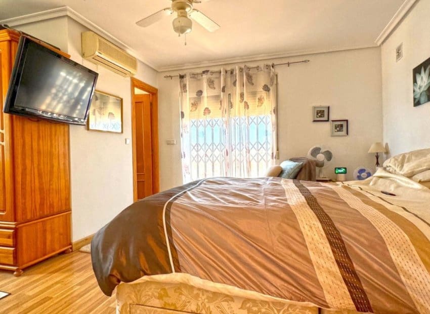 Chalet de 6 habitaciones en Los Balcones en venta con piscina - 610.000 € (Ref: 9596734)