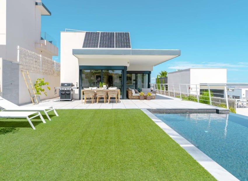 5 makuuhuone Huvila myytävänä paikassa San Miguel de Salinas mukana uima-altaan - 780 000 € (Ref: 9596735)