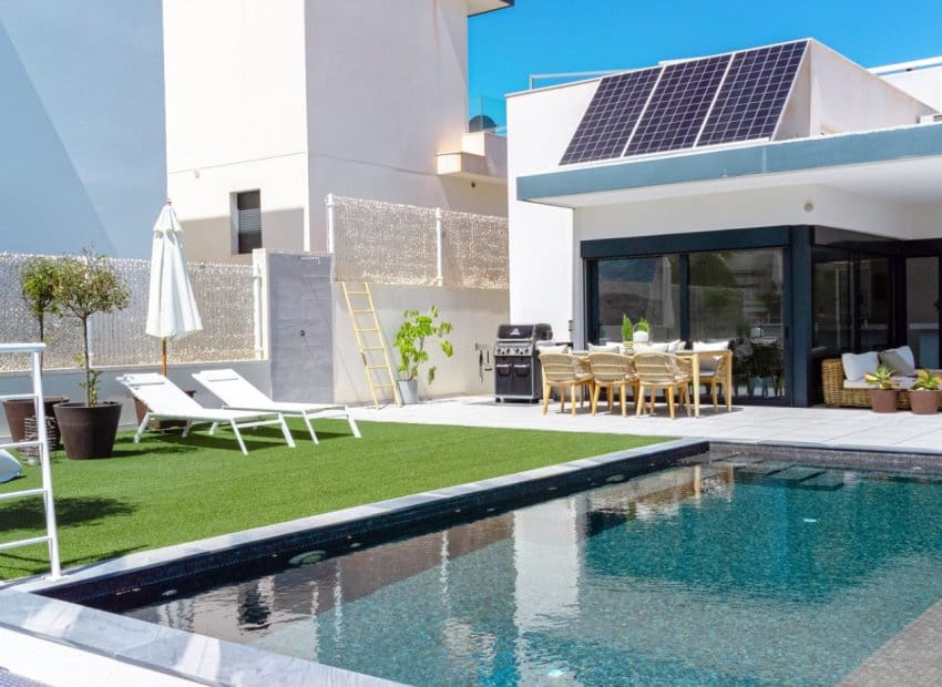 5 makuuhuone Huvila myytävänä paikassa San Miguel de Salinas mukana uima-altaan - 780 000 € (Ref: 9596735)