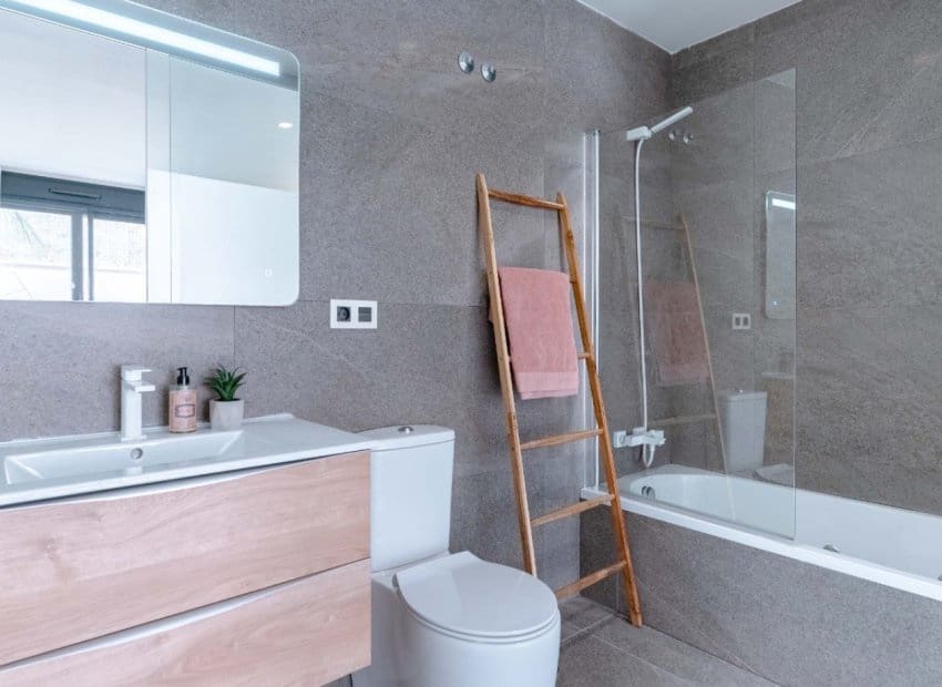 5 makuuhuone Huvila myytävänä paikassa San Miguel de Salinas mukana uima-altaan - 780 000 € (Ref: 9596735)