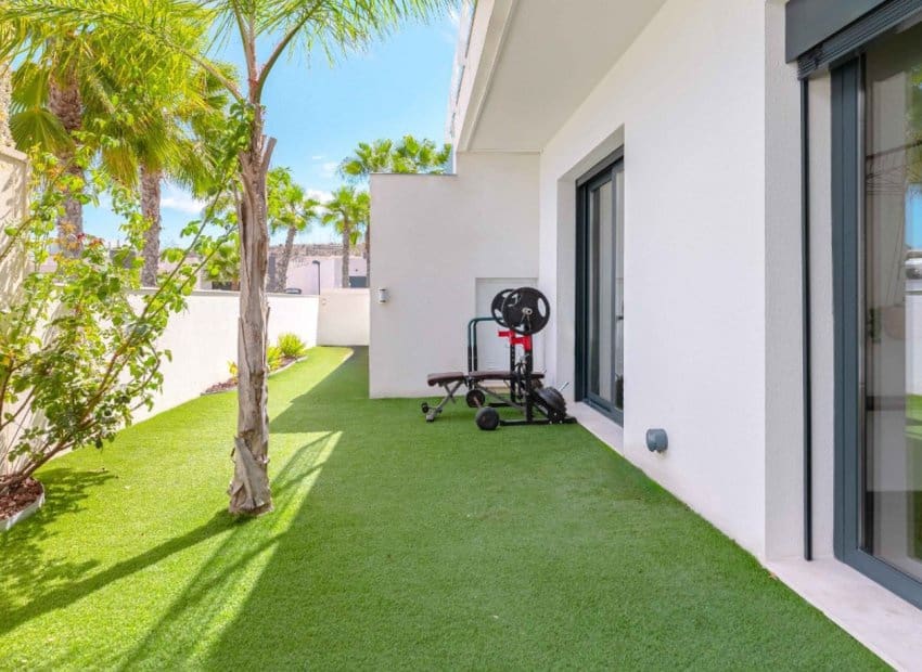 5 makuuhuone Huvila myytävänä paikassa San Miguel de Salinas mukana uima-altaan - 780 000 € (Ref: 9596735)