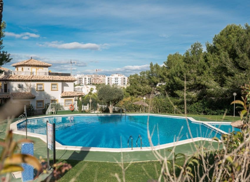 2 quarto Penthouse para venda em Villamartin com piscina - 139 000 € (Ref: 9596740)