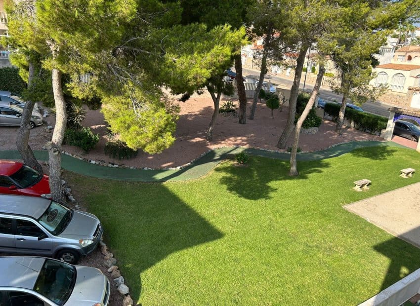 2 quarto Penthouse para venda em Villamartin com piscina - 139 000 € (Ref: 9596740)