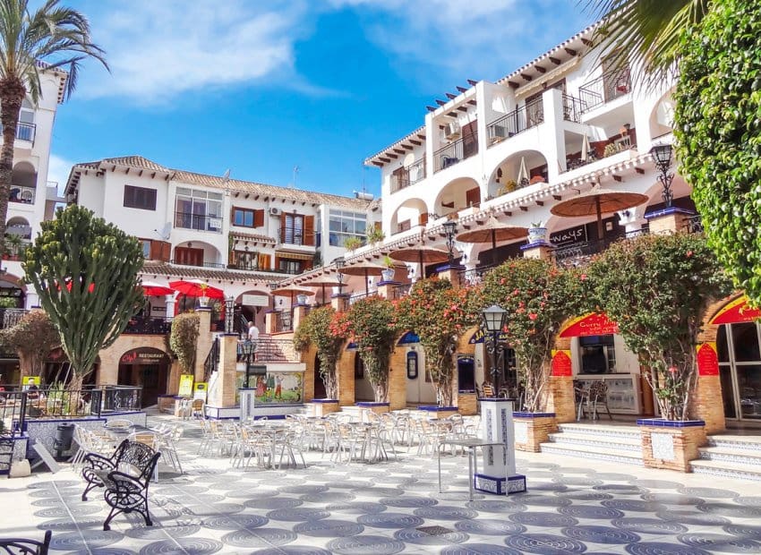 2 quarto Penthouse para venda em Villamartin com piscina - 139 000 € (Ref: 9596740)