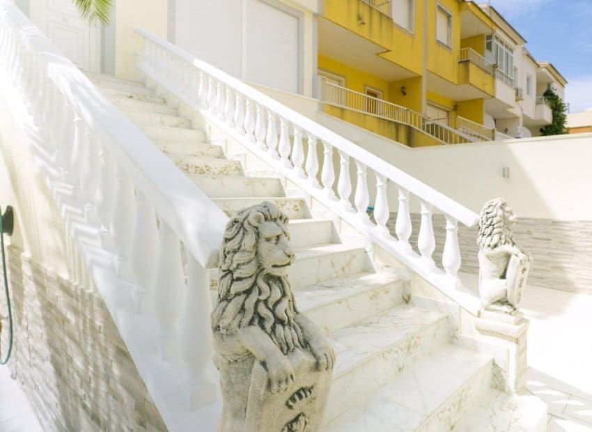 4 makuuhuone Paritalo myytävänä paikassa Orihuela Costa mukana uima-altaan - 529 000 € (Ref: 9596745)